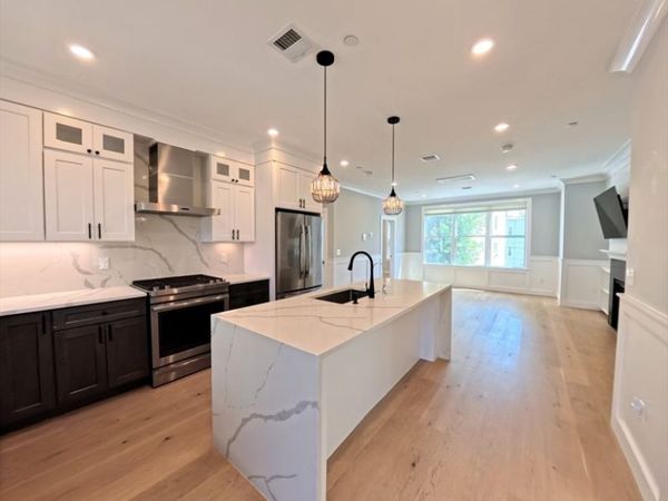 113 Beacon Street, Unit B, Somerville, MA 02143