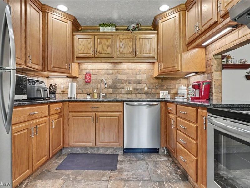 9112 New Road , North Jackson, OH 44451 Photo 12