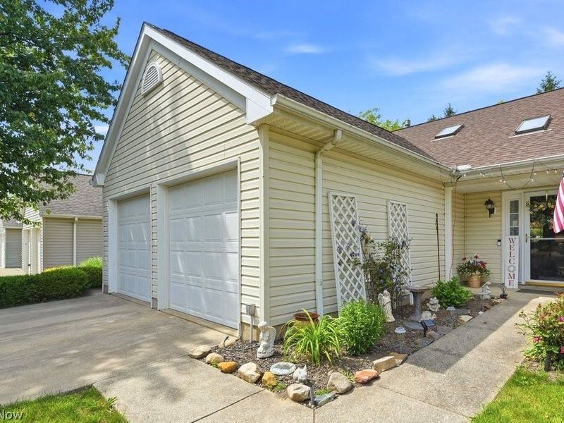 20878 Sun Meadow Trail , Strongsville, OH 44149 Photo 2