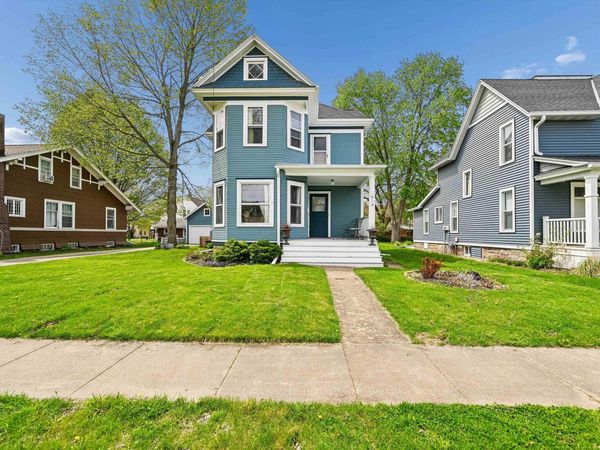515 NW 2nd Street, Waverly, IA 50677