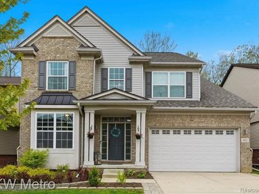 4953 W Stonegate Circle, Orion Twp, MI 48359