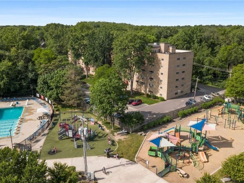 101 S Rocky River Drive , Unit 405, Berea, OH 44017 Photo 17