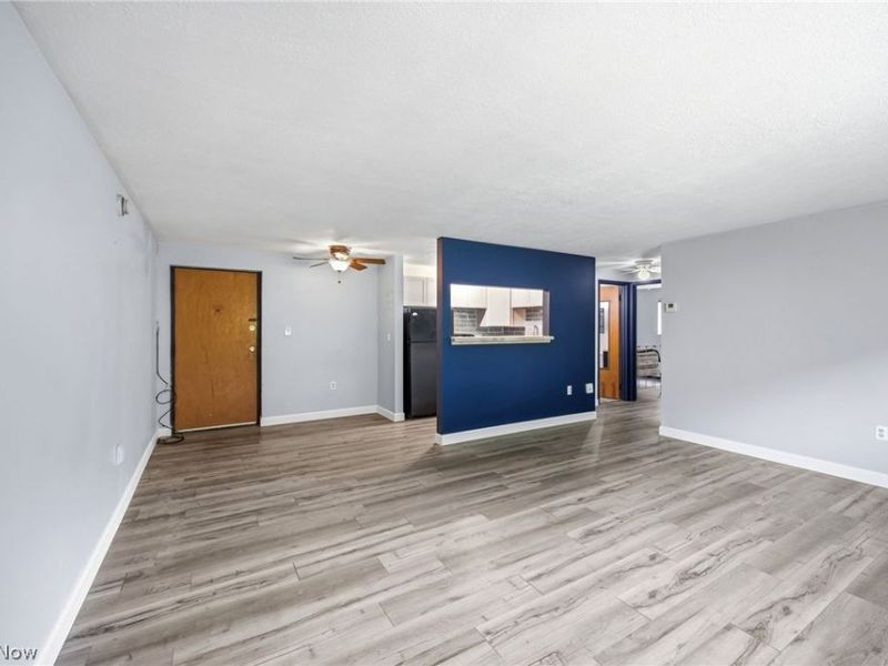 101 S Rocky River Drive , Unit 405, Berea, OH 44017 Photo 4