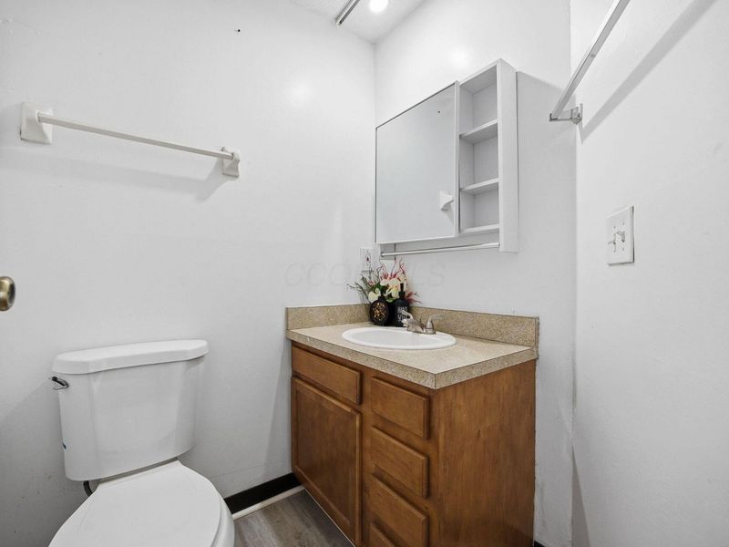 5258 Captains Court , Columbus, OH 43220 Photo 20