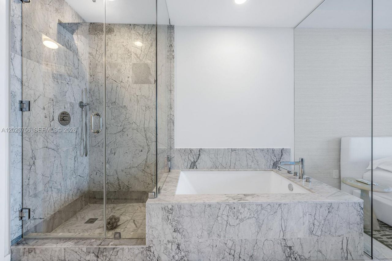 480 NE 31st St , Unit 1701, Miami, FL 33137 Photo