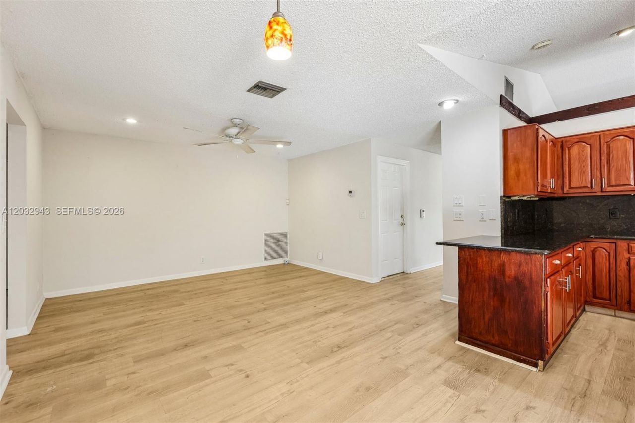 7160 NW 4th Ave, Boca Raton, FL 33487 Photo