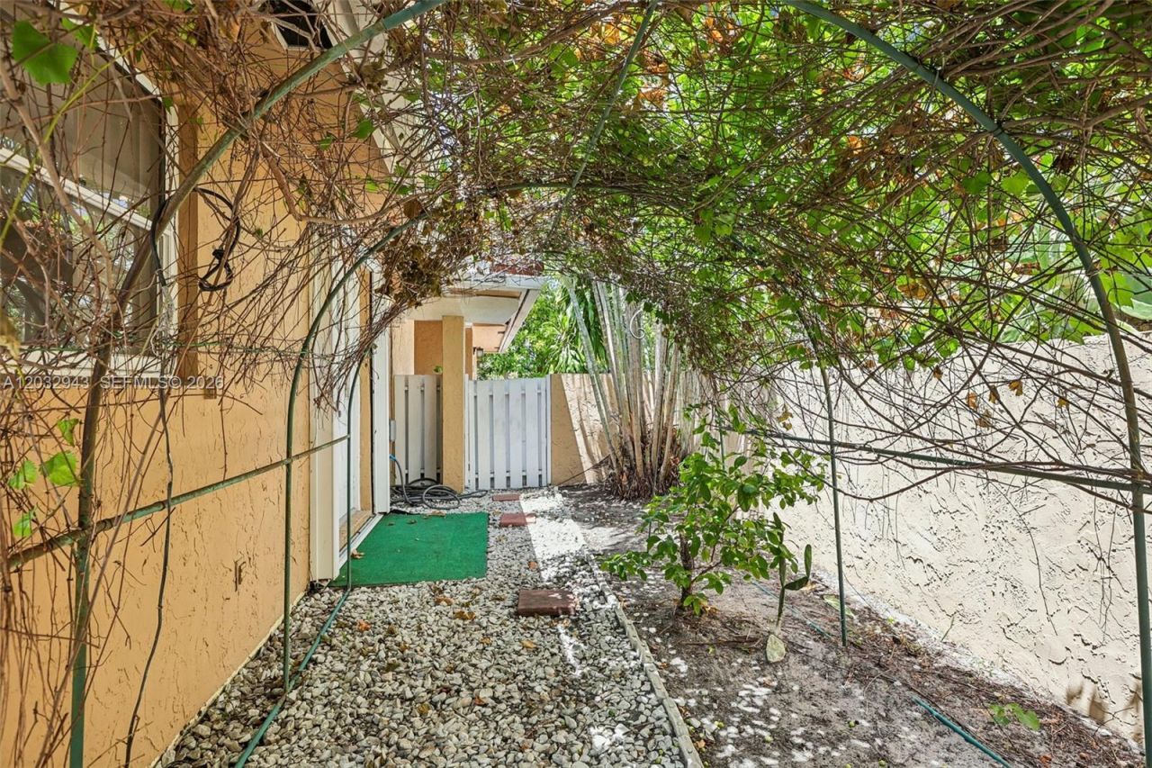 7160 NW 4th Ave, Boca Raton, FL 33487 Photo