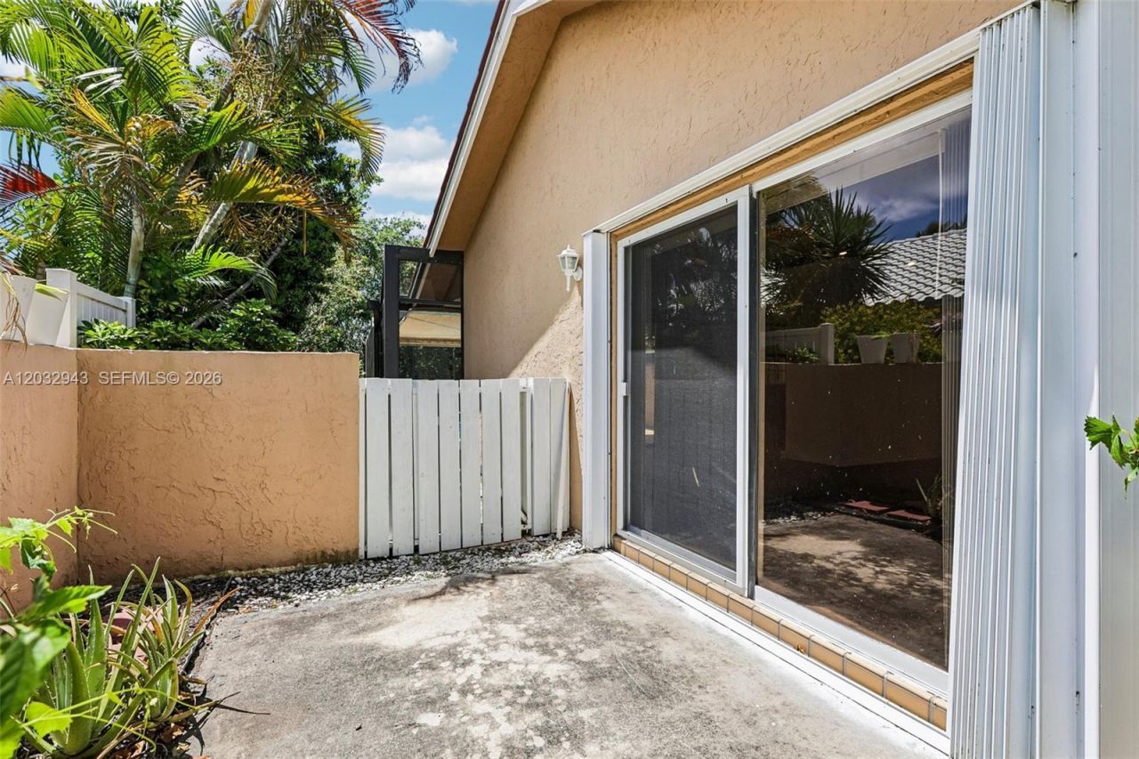 7160 NW 4th Ave, Boca Raton, FL 33487 Photo