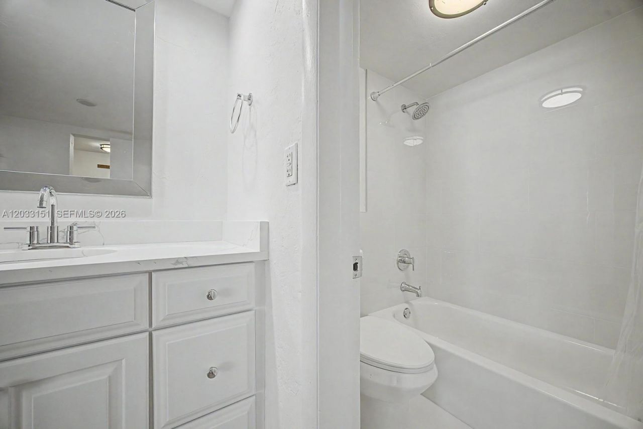 1205 Mariposa Ave , Unit 415, Coral Gables, FL 33146 Photo