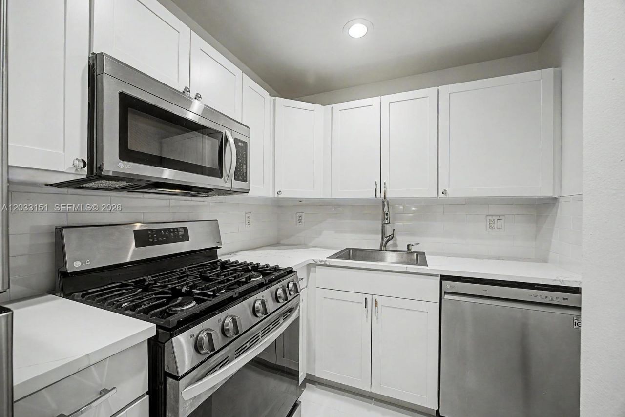 1205 Mariposa Ave , Unit 415, Coral Gables, FL 33146 Photo