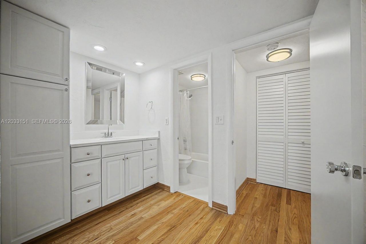 1205 Mariposa Ave , Unit 415, Coral Gables, FL 33146 Photo
