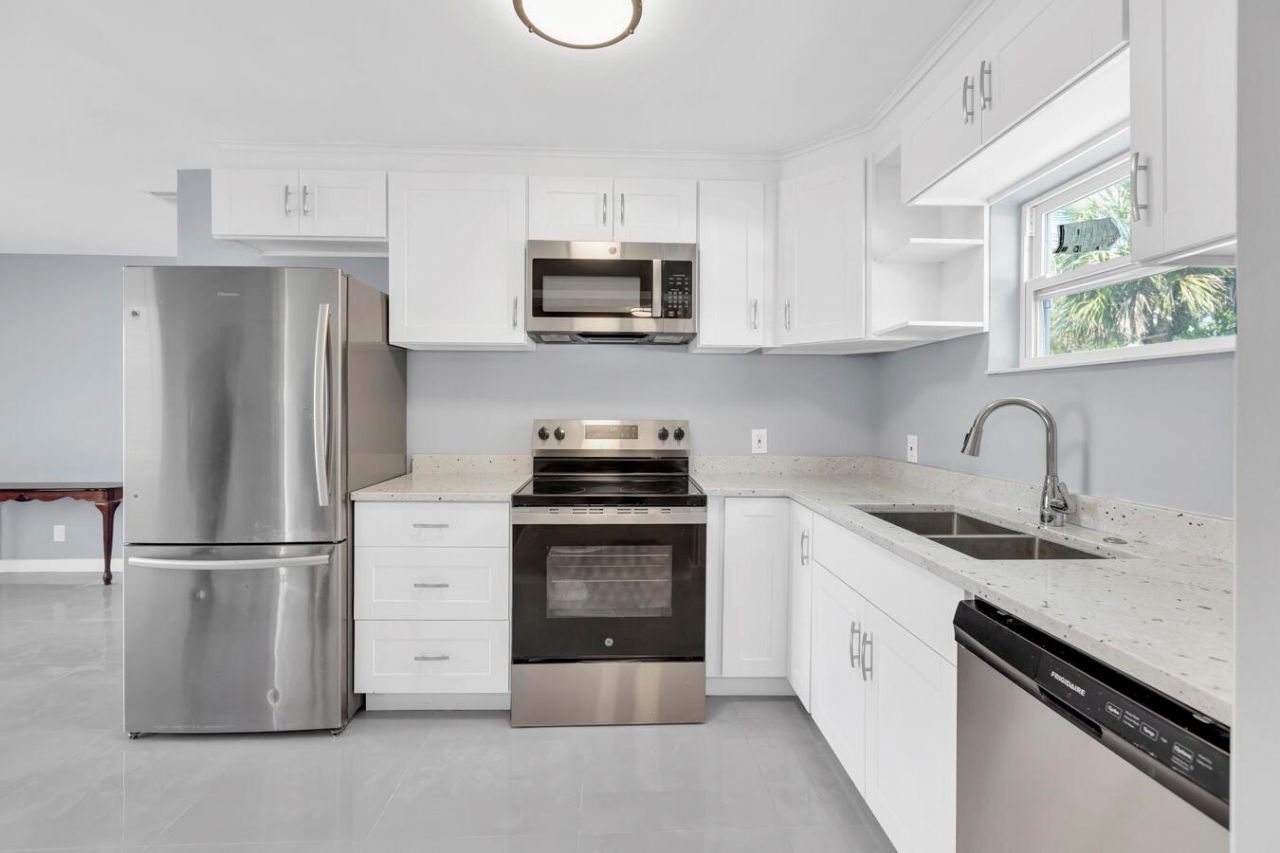 2533 NE 12th Terrace , Pompano Beach, FL 33064 Photo