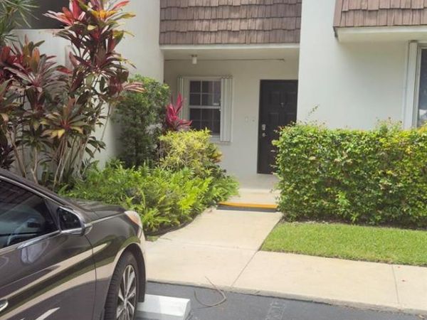 4031 N Cypress Drive , Unit 101, Pompano Beach, FL 33069