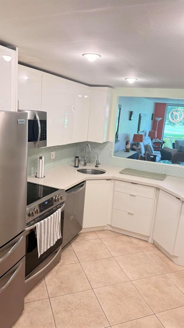 4031 N Cypress Drive , Unit 101, Pompano Beach, FL 33069 Photo