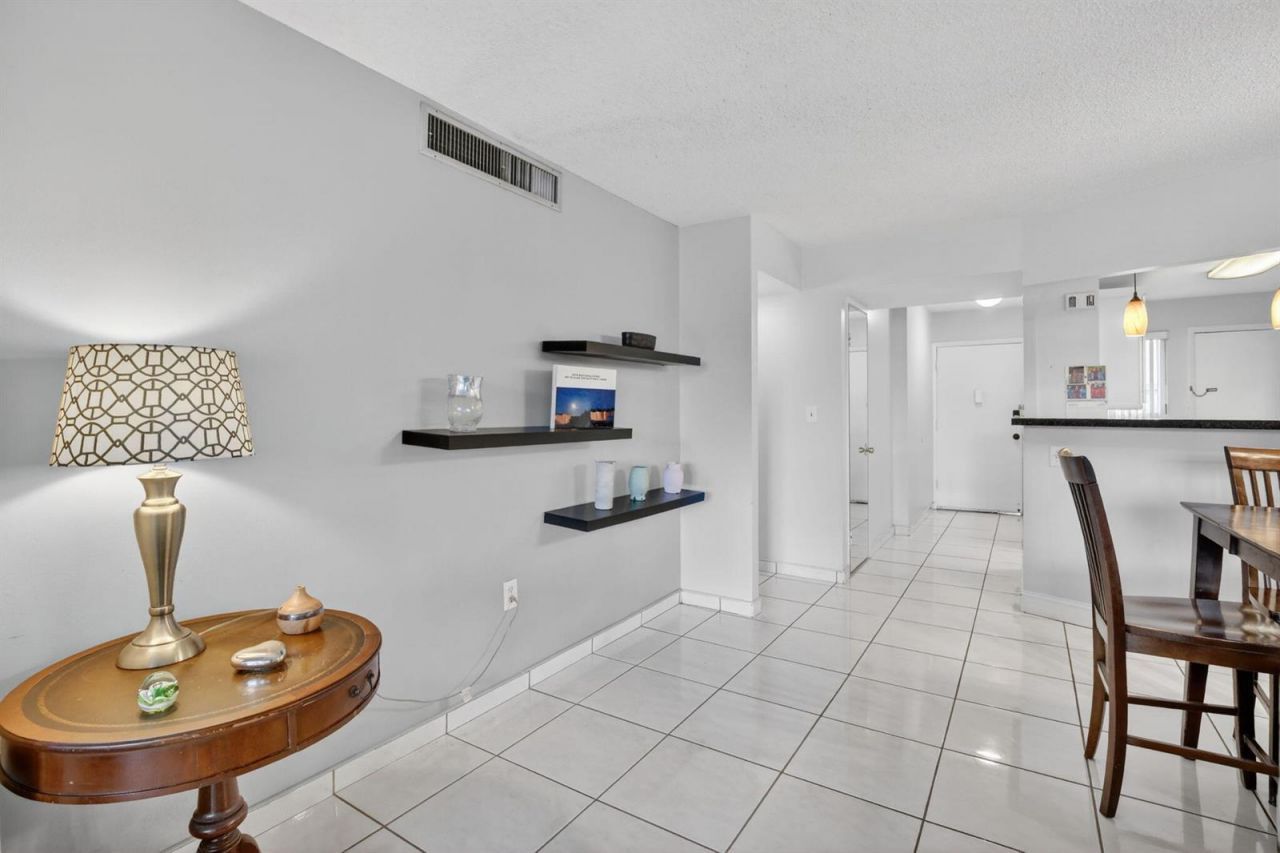 1690 NE 191st Street , Unit 408-1, Miami, FL 33179 Photo