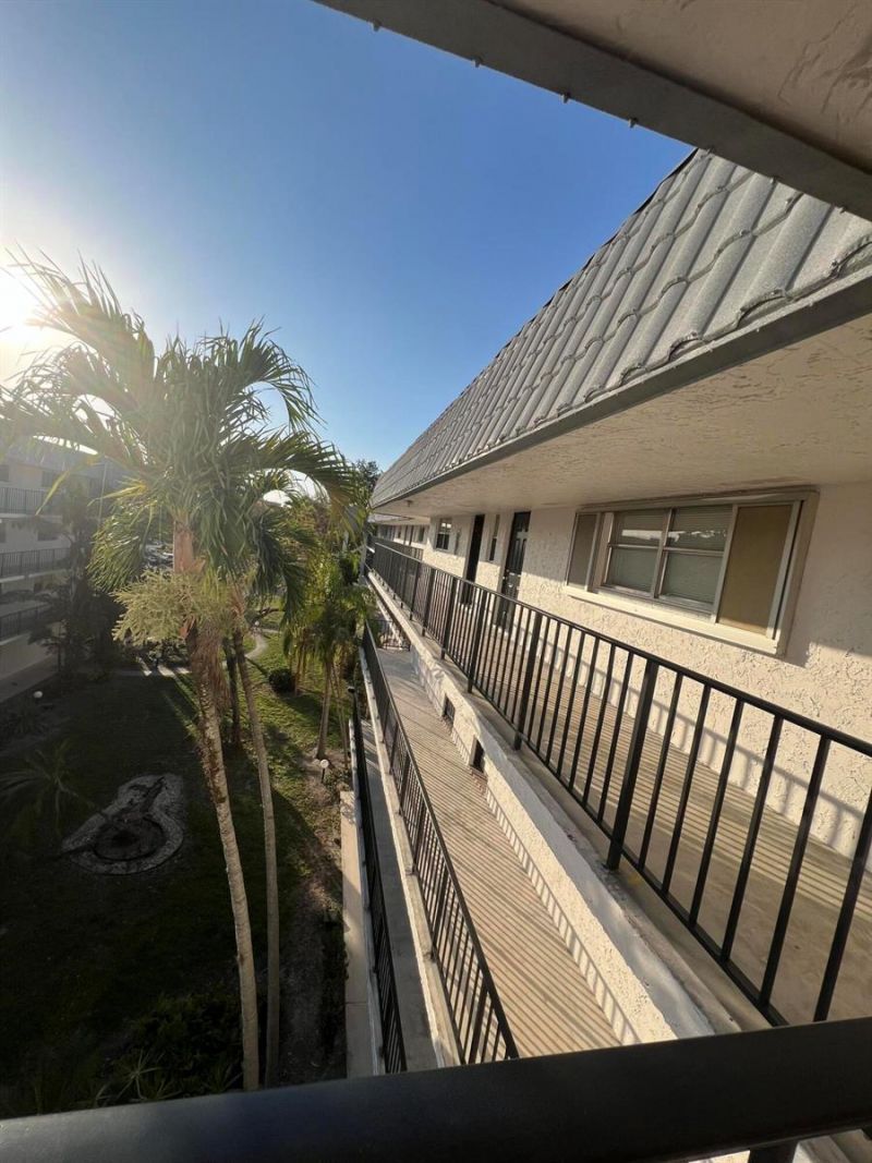 3330 Spanish Moss Terrace , Unit 406, Lauderhill, FL 33319 Photo