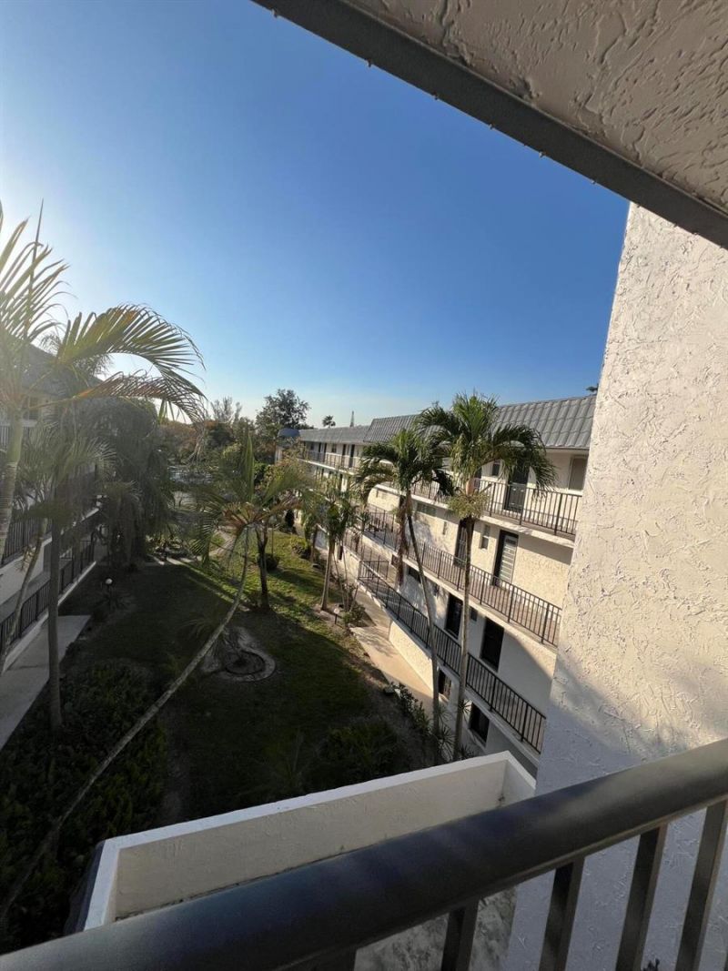 3330 Spanish Moss Terrace , Unit 406, Lauderhill, FL 33319 Photo