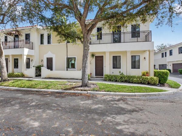 2515 Venetian Court , Boynton Beach, FL 33426