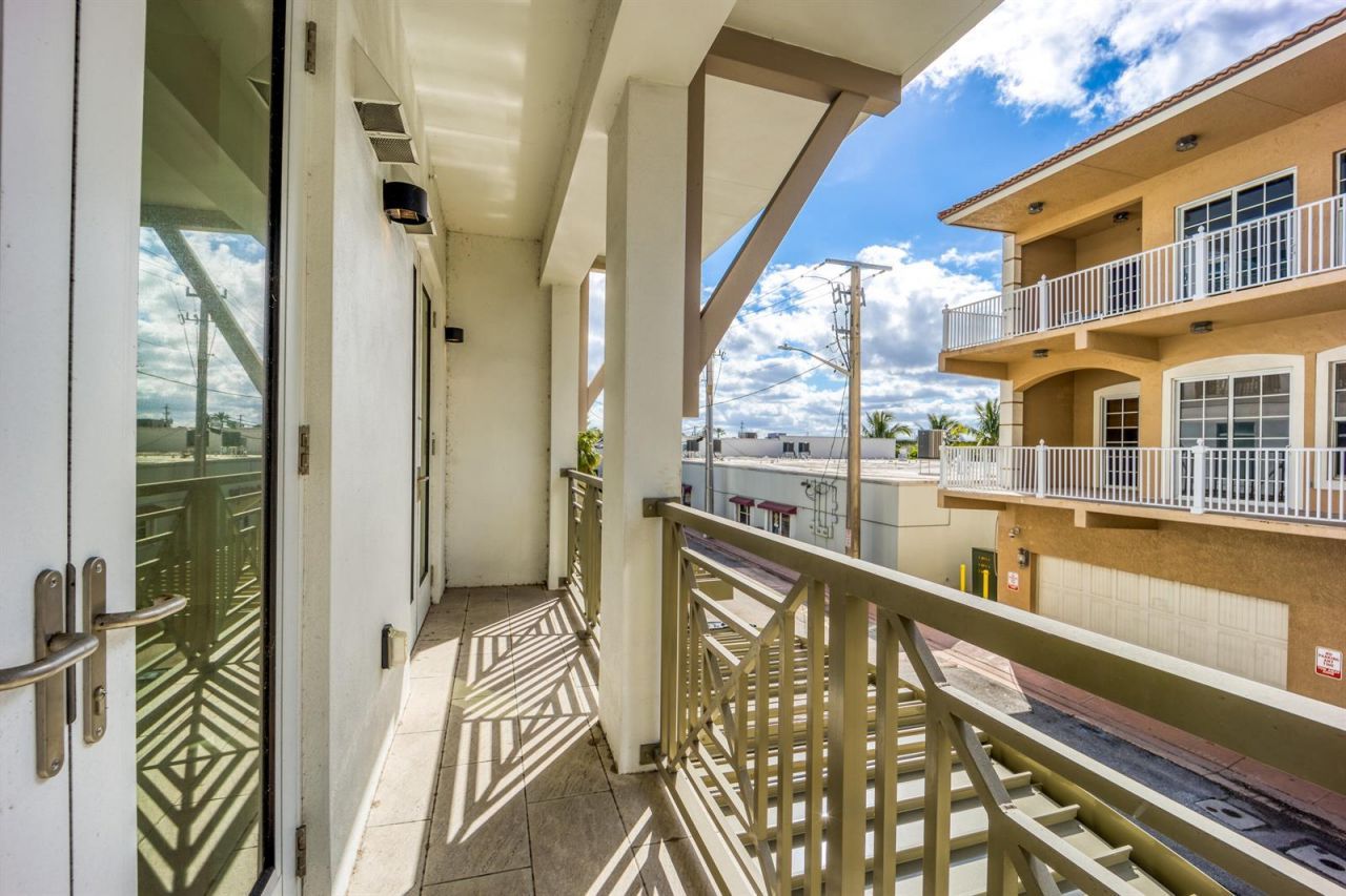 41 SW Seminole Street , Unit 211, Stuart, FL 34994 Photo