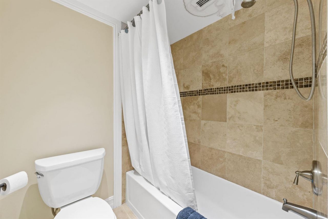 6300 S Falls Circle Drive , Unit 311, Lauderhill, FL 33319 Photo