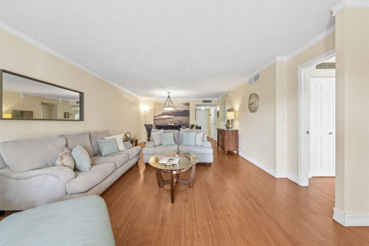 6300 S Falls Circle Drive , Unit 311, Lauderhill, FL 33319 Photo