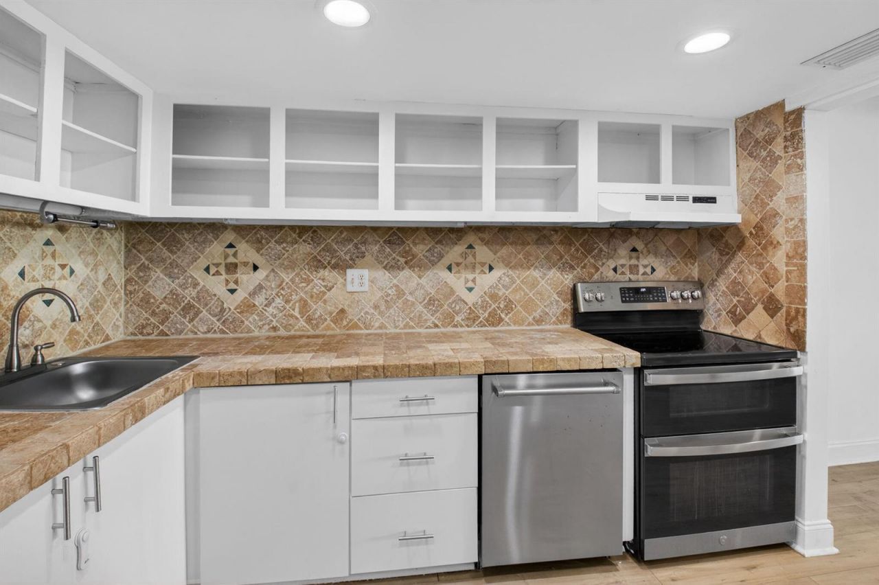 4761 NW 2nd Avenue , Unit 301, Boca Raton, FL 33431 Photo