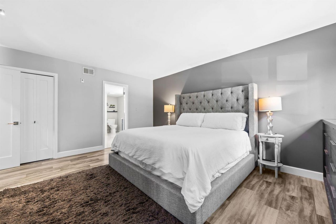 1881 Middle River Drive , Unit 206, Fort Lauderdale, FL 33305 Photo