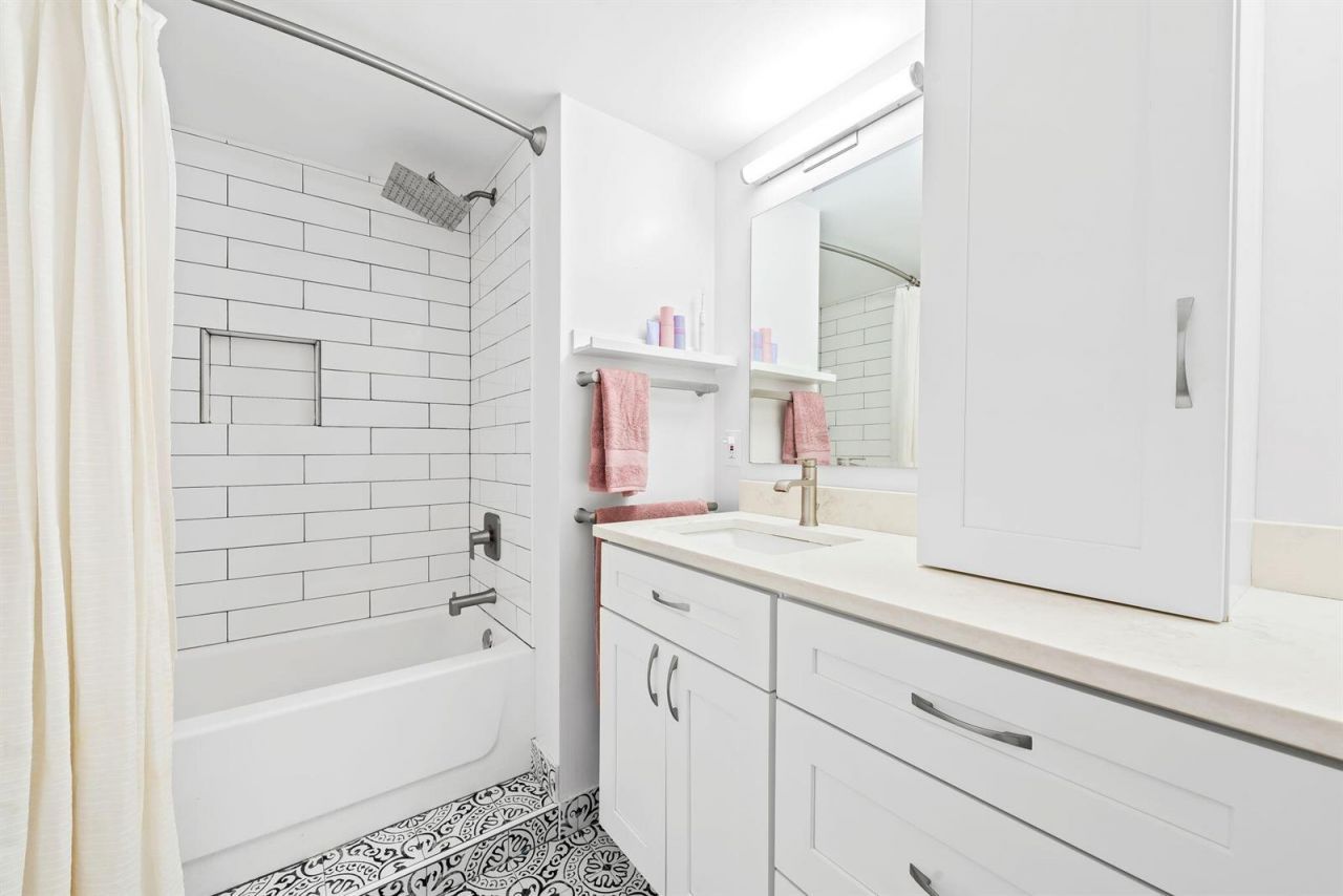 1881 Middle River Drive , Unit 206, Fort Lauderdale, FL 33305 Photo