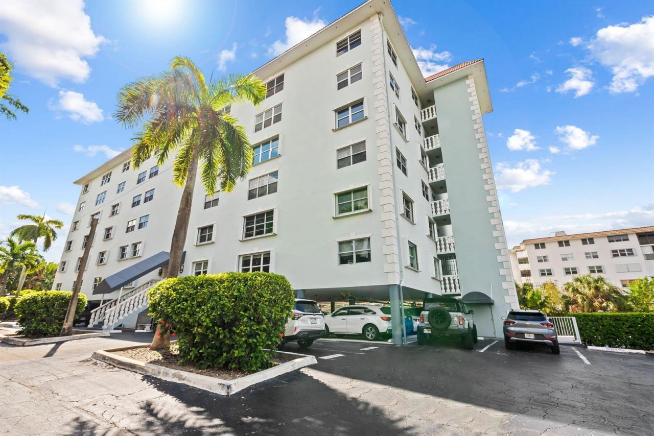 1881 Middle River Drive , Unit 206, Fort Lauderdale, FL 33305 Photo
