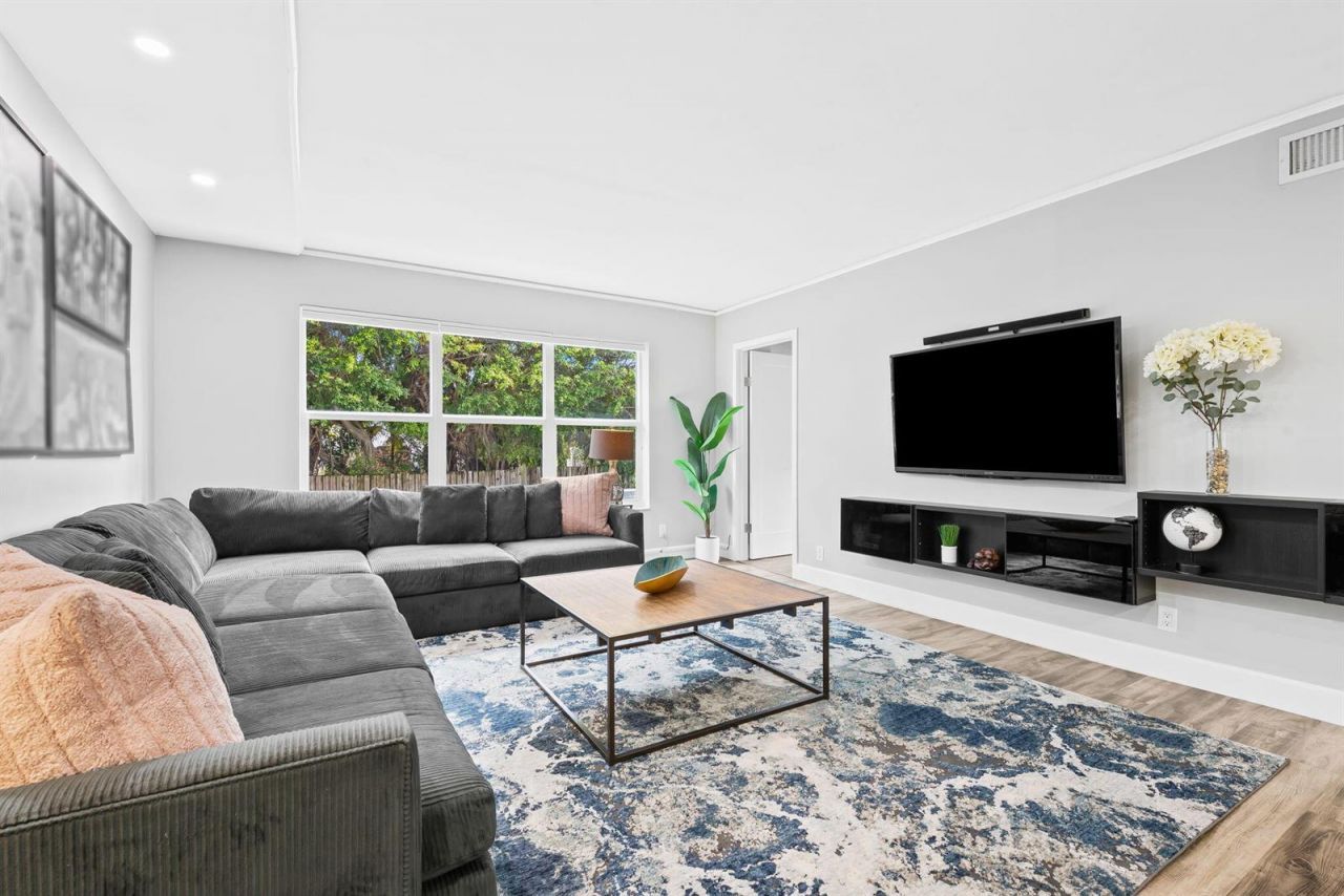 1881 Middle River Drive , Unit 206, Fort Lauderdale, FL 33305 Photo