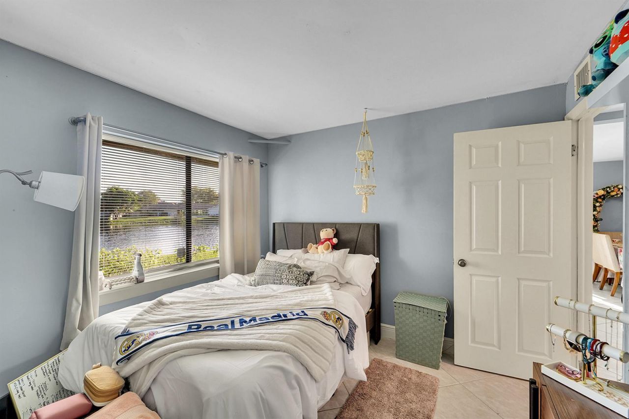 261 Wimbledon Lake Drive , Plantation, FL 33324 Photo