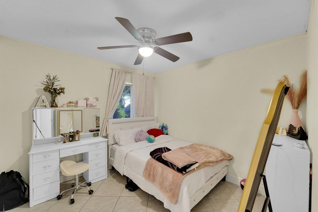 261 Wimbledon Lake Drive , Plantation, FL 33324 Photo