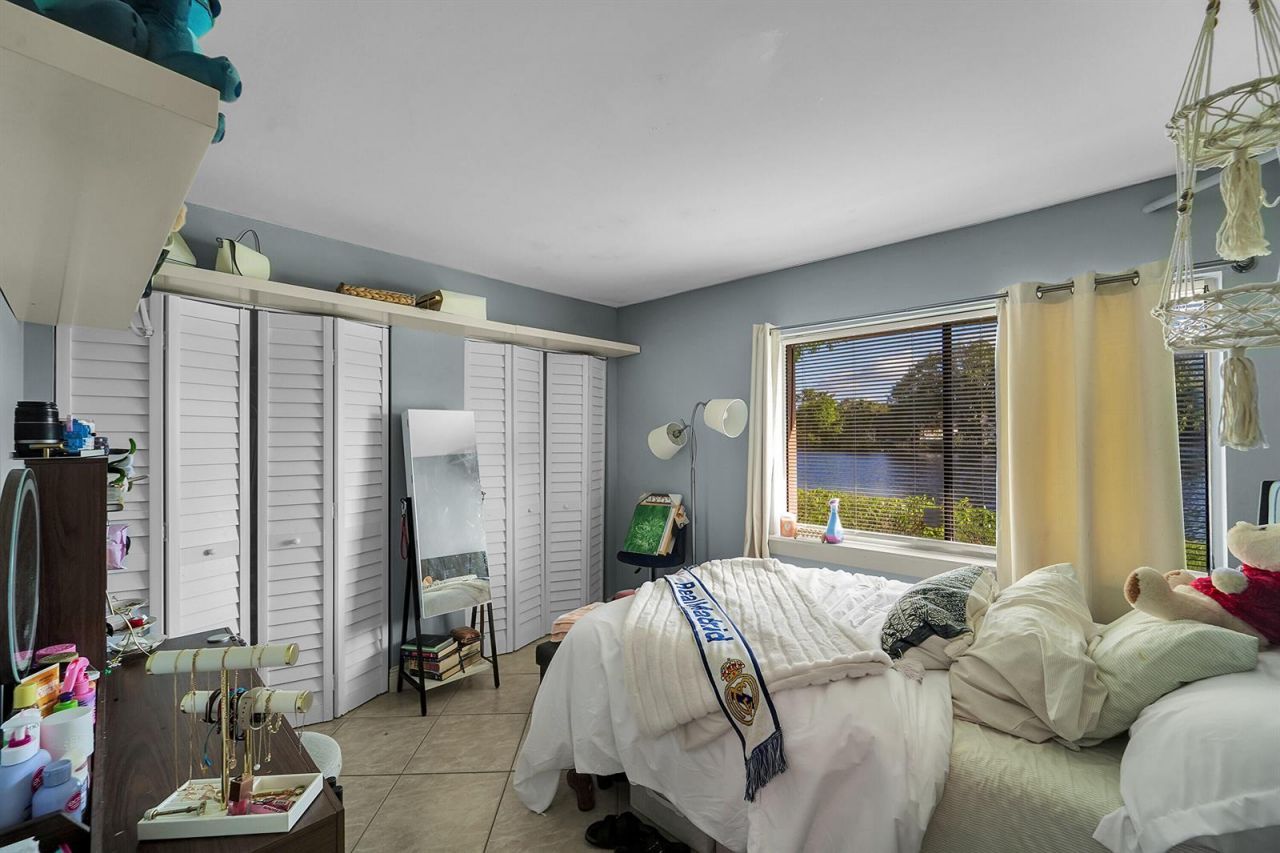 261 Wimbledon Lake Drive , Plantation, FL 33324 Photo
