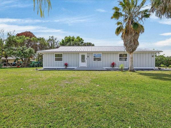 262 Easy Street , Sebastian, FL 32958