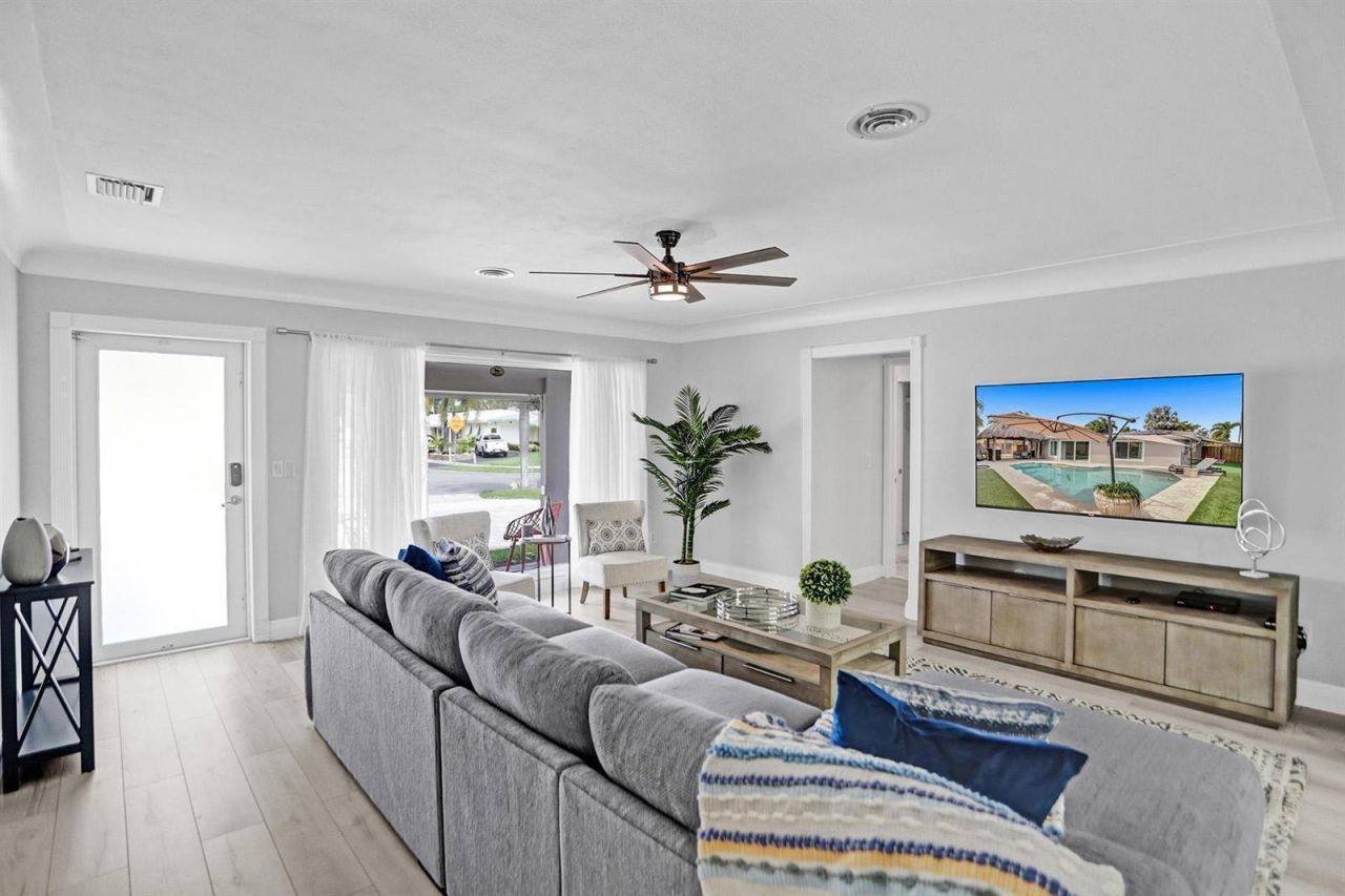 470 SE 4th Court , Pompano Beach, FL 33060 Photo
