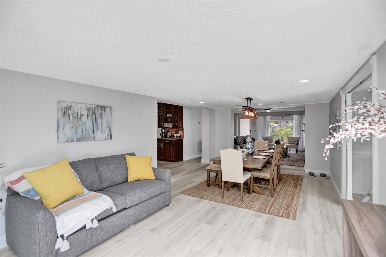 470 SE 4th Court , Pompano Beach, FL 33060 Photo