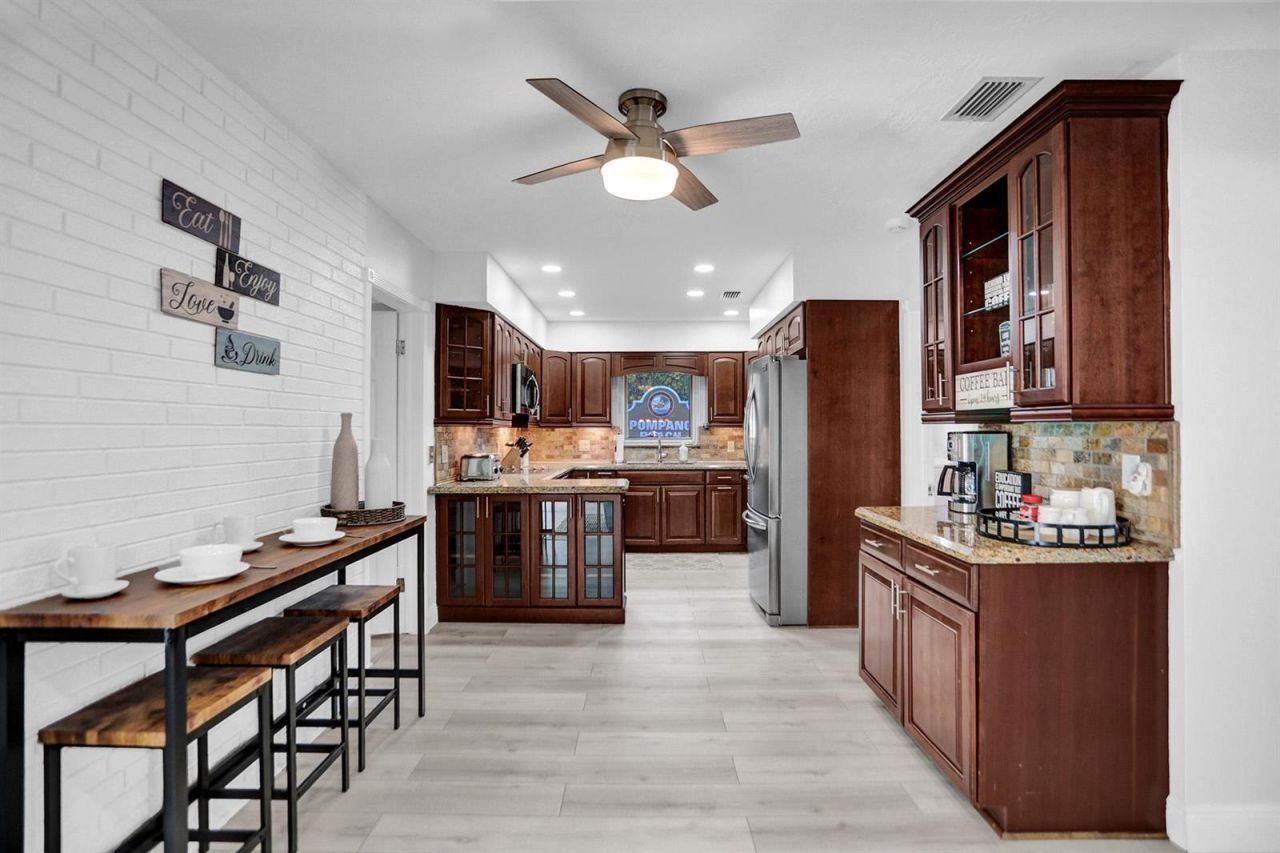470 SE 4th Court , Pompano Beach, FL 33060 Photo