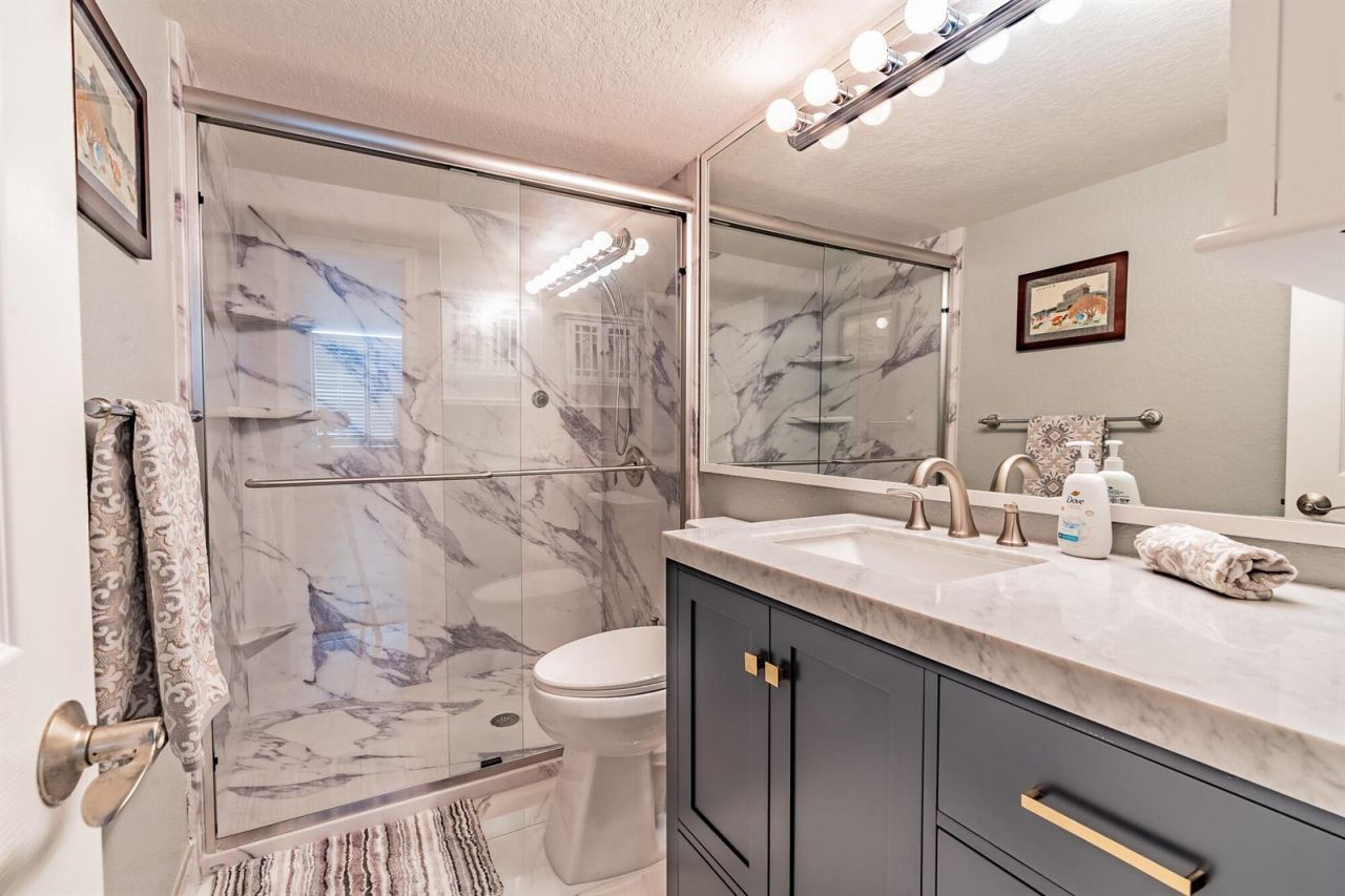 1000 Spanish River Road , Unit 3t, Boca Raton, FL 33432 Photo