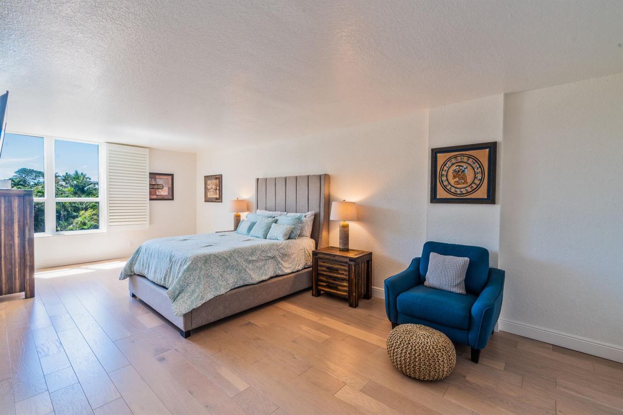 1000 Spanish River Road , Unit 3t, Boca Raton, FL 33432 Photo