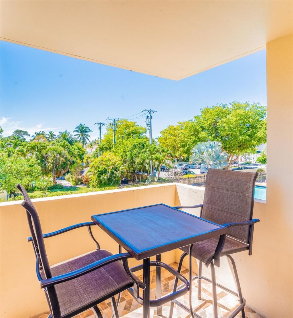 1000 Spanish River Road , Unit 3t, Boca Raton, FL 33432 Photo