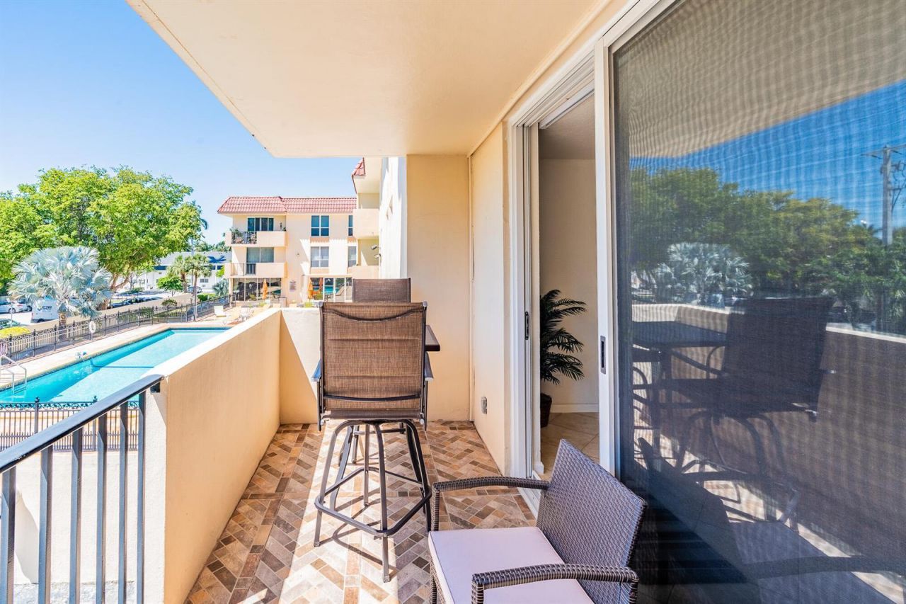1000 Spanish River Road , Unit 3t, Boca Raton, FL 33432 Photo