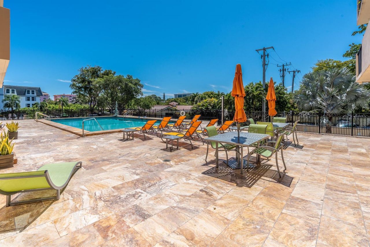1000 Spanish River Road , Unit 3t, Boca Raton, FL 33432 Photo