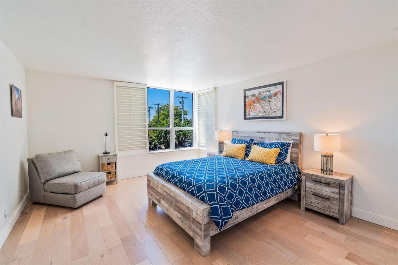 1000 Spanish River Road , Unit 3t, Boca Raton, FL 33432 Photo