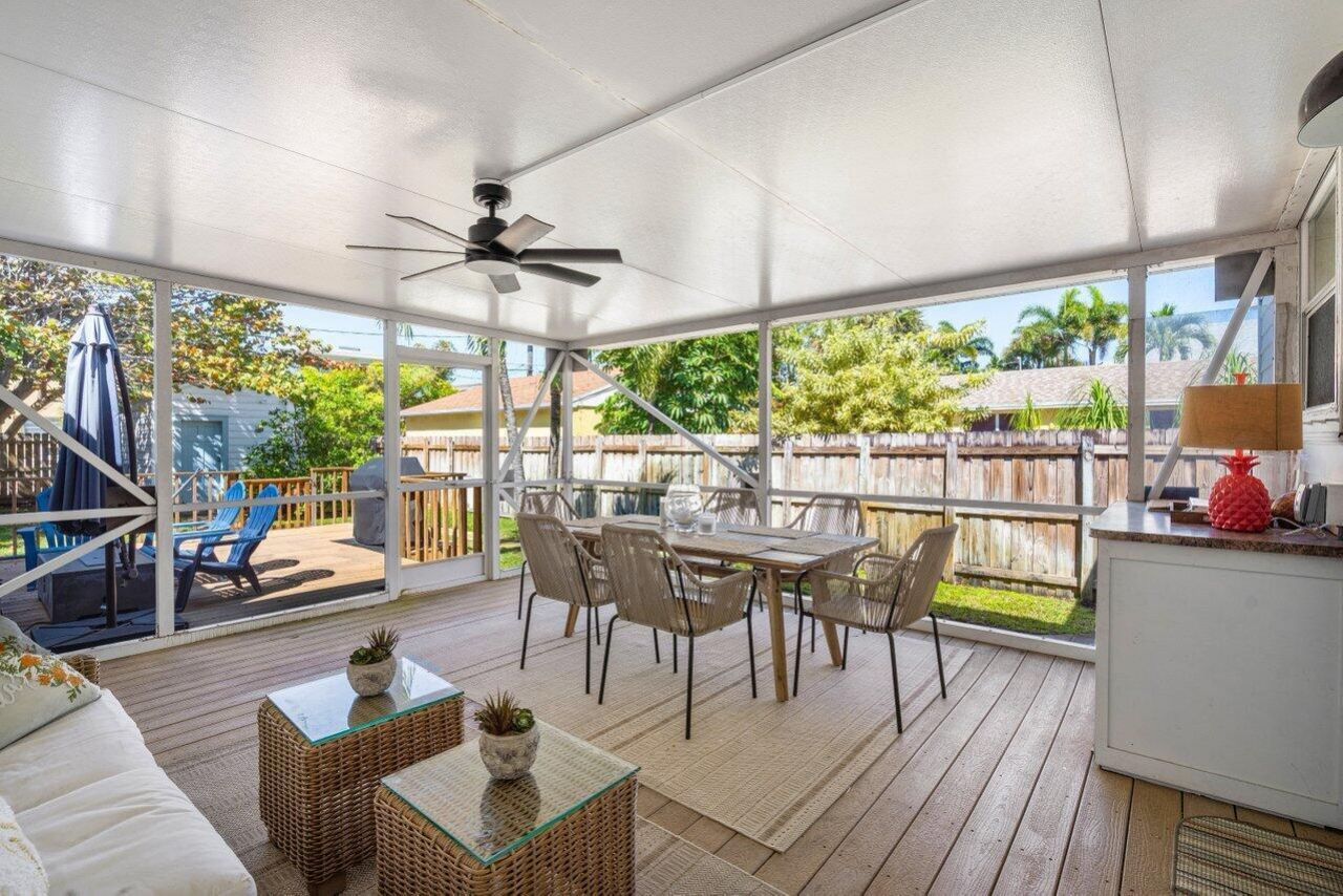 215 S Palmway , Lake Worth, FL 33460 Photo
