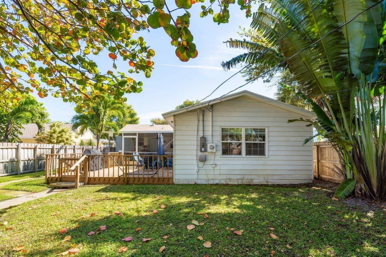 215 S Palmway , Lake Worth, FL 33460 Photo