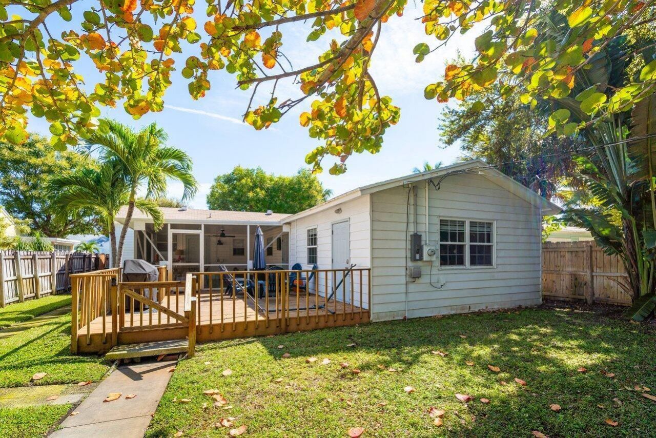 215 S Palmway , Lake Worth, FL 33460 Photo
