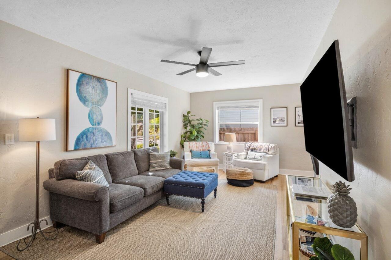 215 S Palmway , Lake Worth, FL 33460 Photo