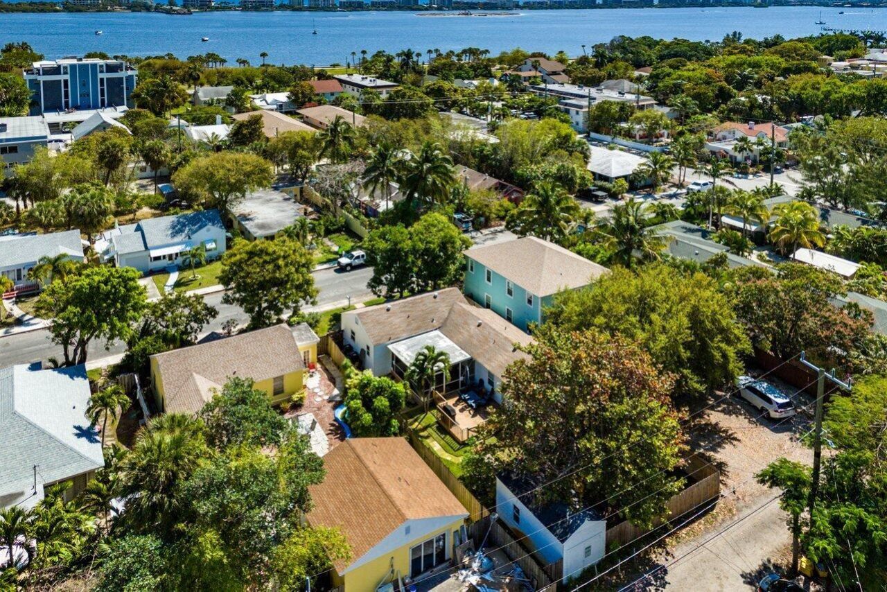 215 S Palmway , Lake Worth, FL 33460 Photo