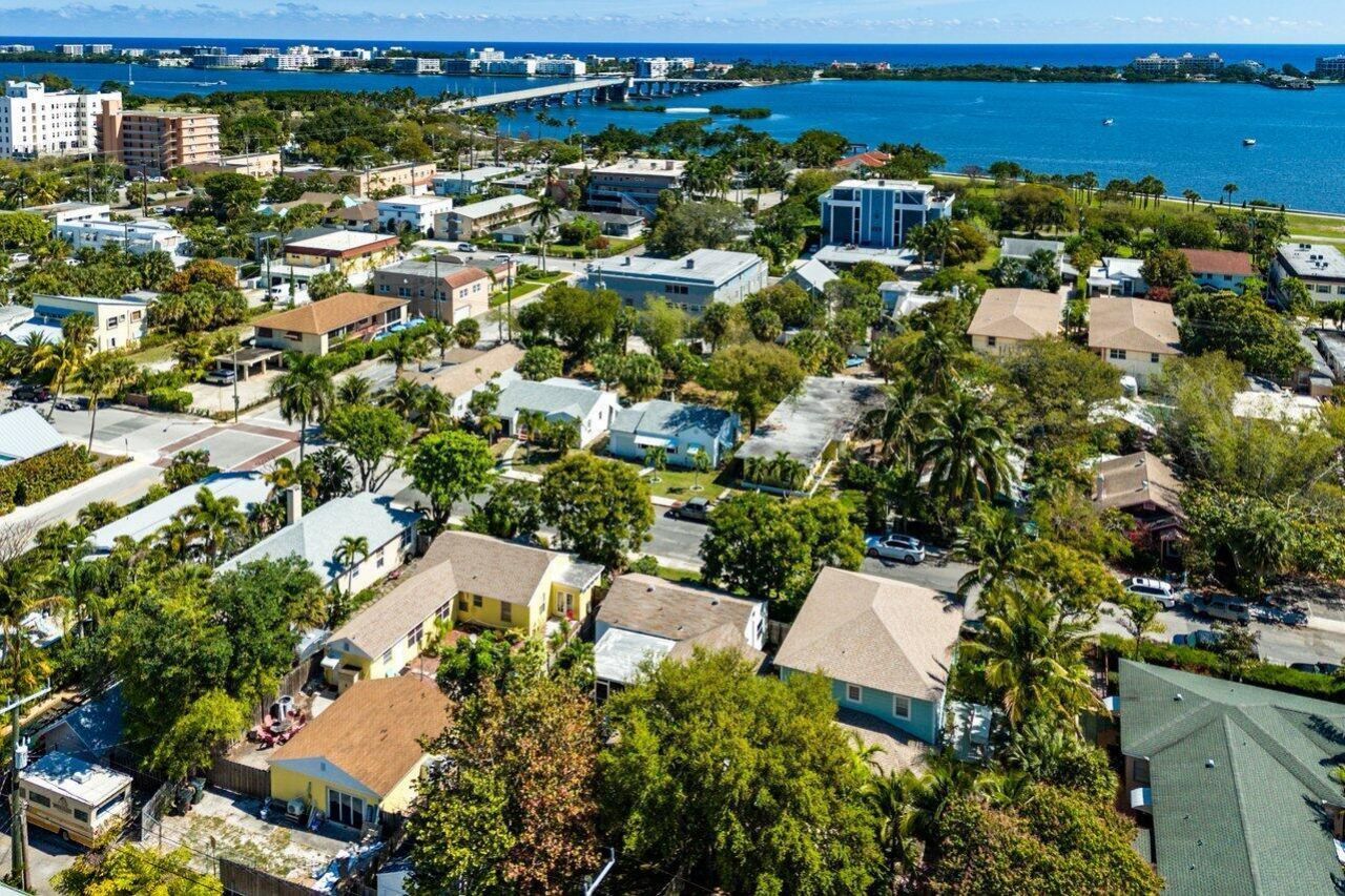 215 S Palmway , Lake Worth, FL 33460 Photo