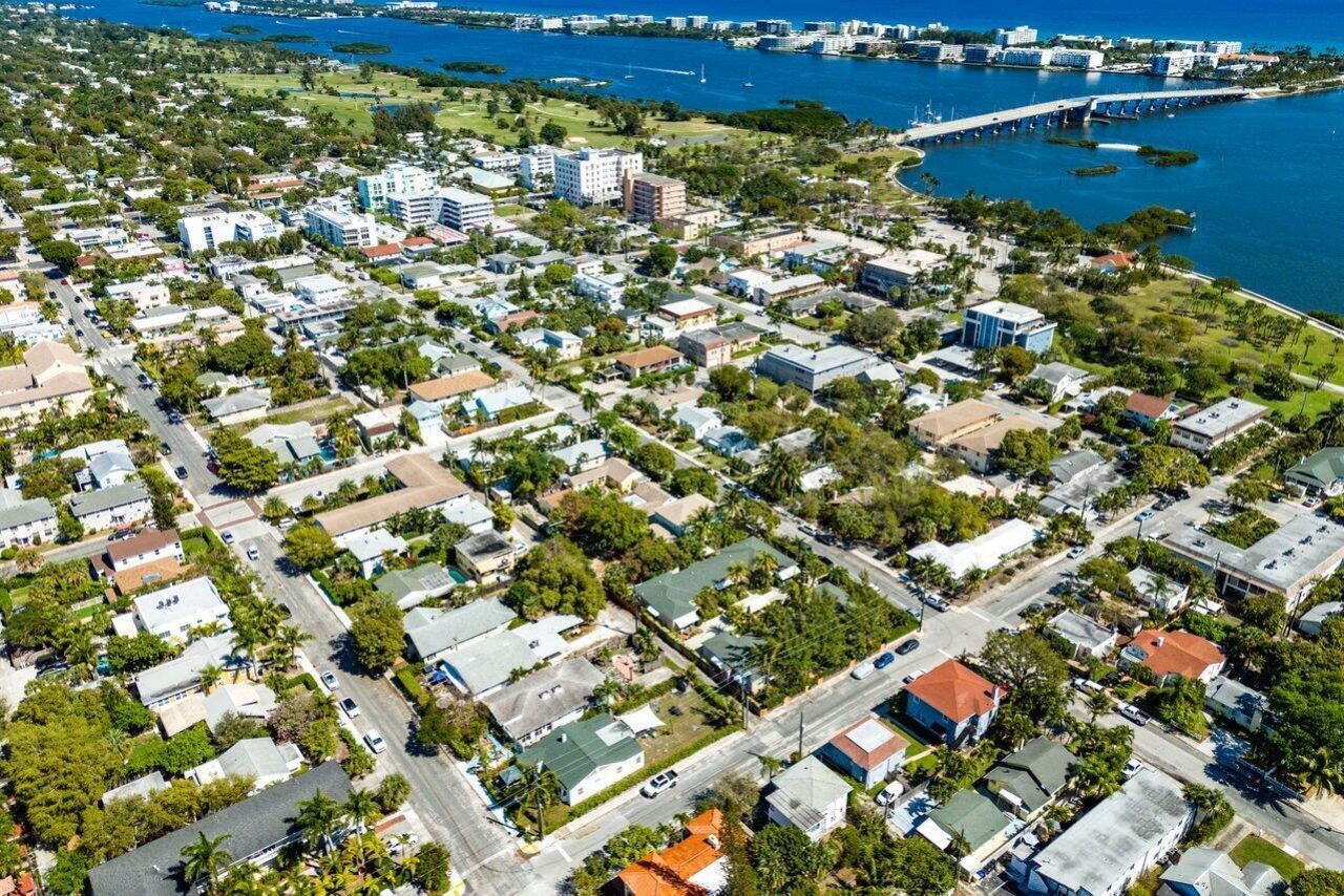 215 S Palmway , Lake Worth, FL 33460 Photo
